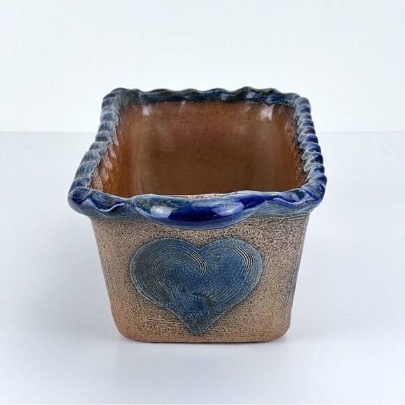 Salt of The Earth Stoneware Bakeware Pottery Guernsey Ohio Signed Blue Hearts - Picture 5 of 11